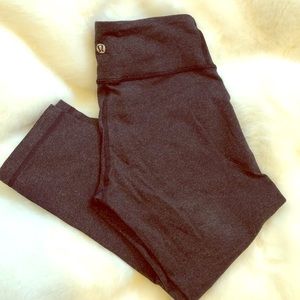 *SOLD* Lululemon black T3 capris leggings